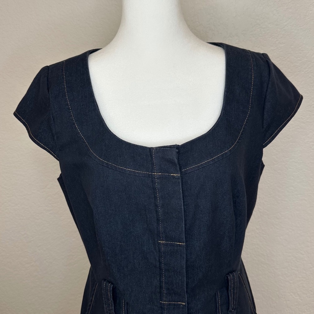 Sandra Darren Denim Sheath Dress Womens 10 Blue Dark Wash Cap Sleeve Knee Length - Picture 7 of 12